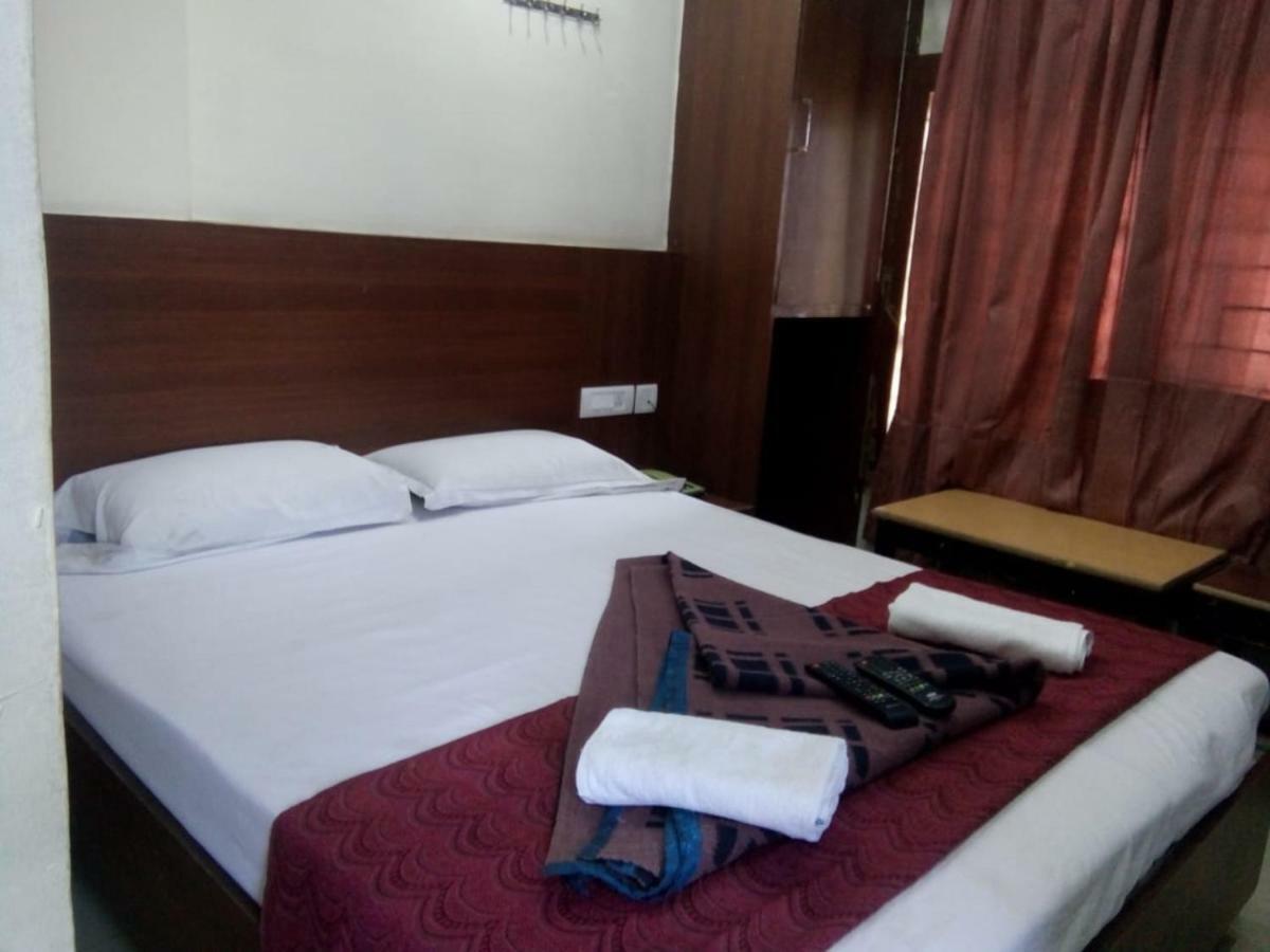 Hotel Dewans Residency Májszúr Kültér fotó