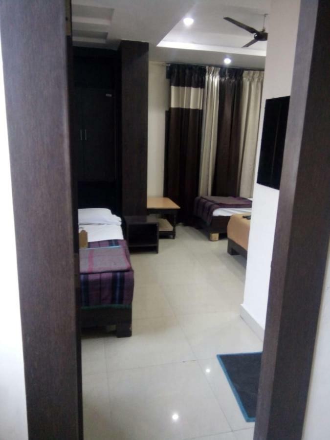 Hotel Dewans Residency Májszúr Kültér fotó